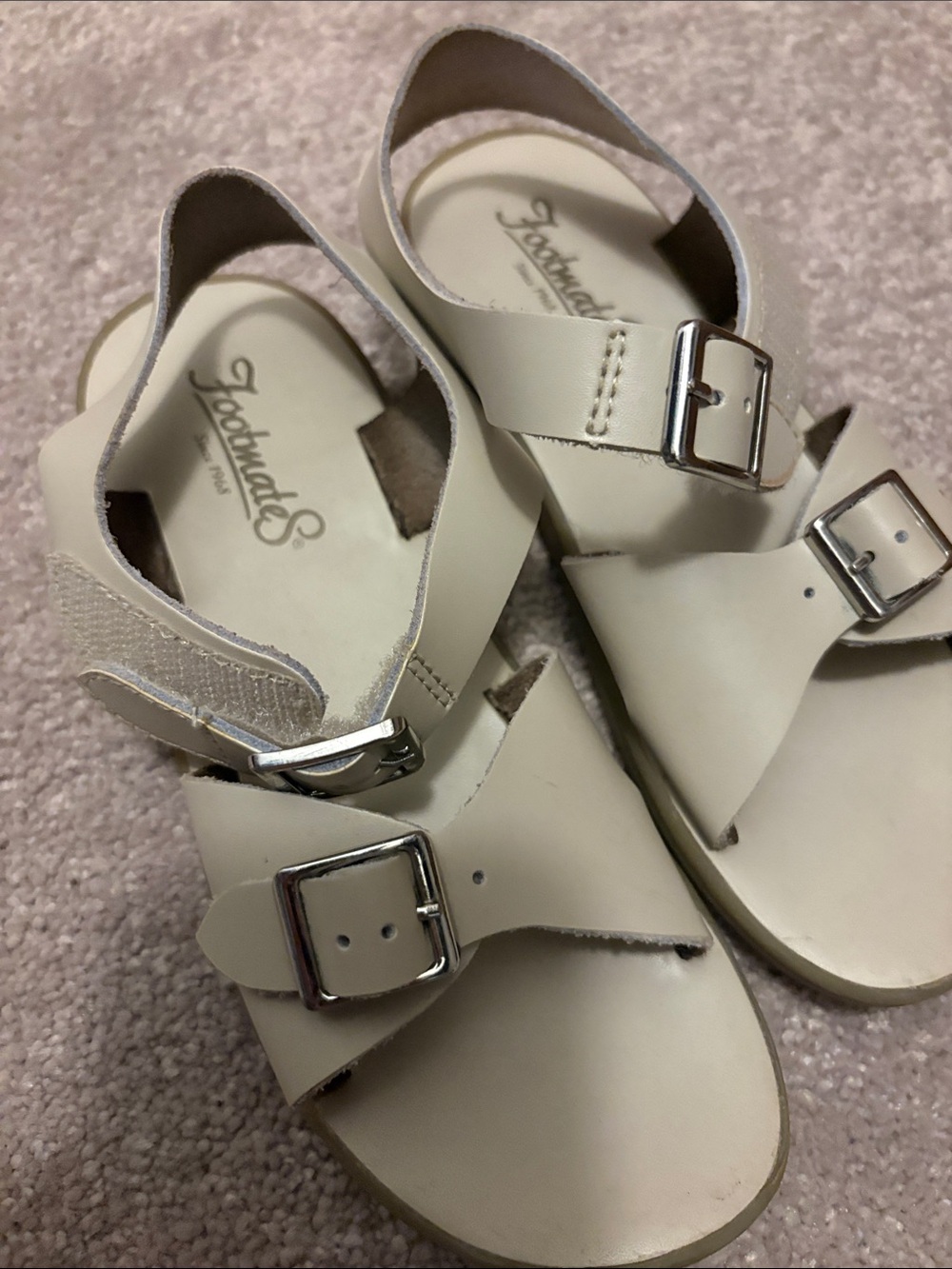 FootMates Cream Leather Buckle Sandals for Women